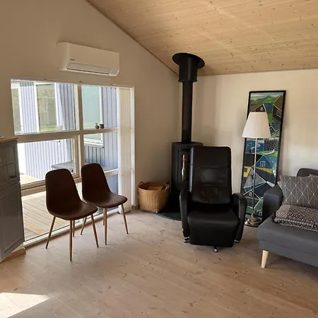 Beautiful In With 3 Bedrooms, Internet And Sauna 펜션 *
