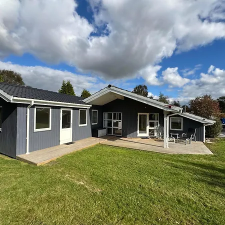 Beautiful In With 3 Bedrooms, Internet And Sauna Holiday home *