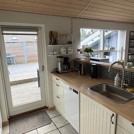 Beautiful In With 3 Bedrooms, Internet And Sauna